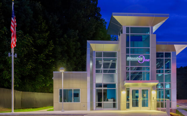 Member Ones South Roanoke branch building 978b8d064138018a1dfad71b9882dd21