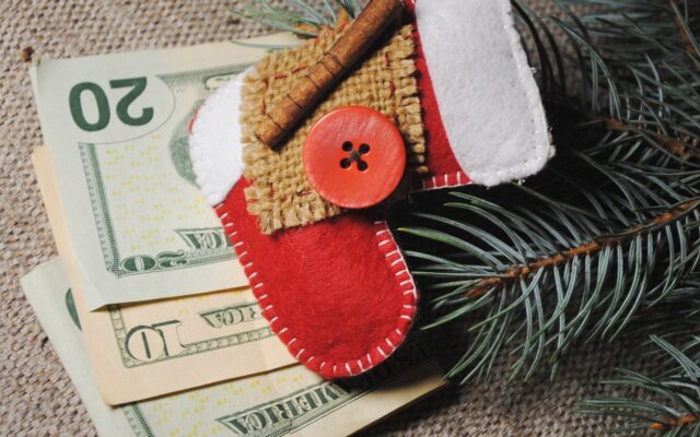 Savvy Holiday Spending Tips 978b8d064138018a1dfad71b9882dd21