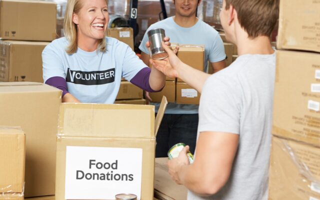 Volunteers at food shelf 978b8d064138018a1dfad71b9882dd21