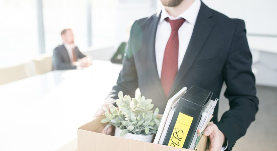 Man packs up and leaves office after being laid offjpeg 978b8d064138018a1dfad71b9882dd21